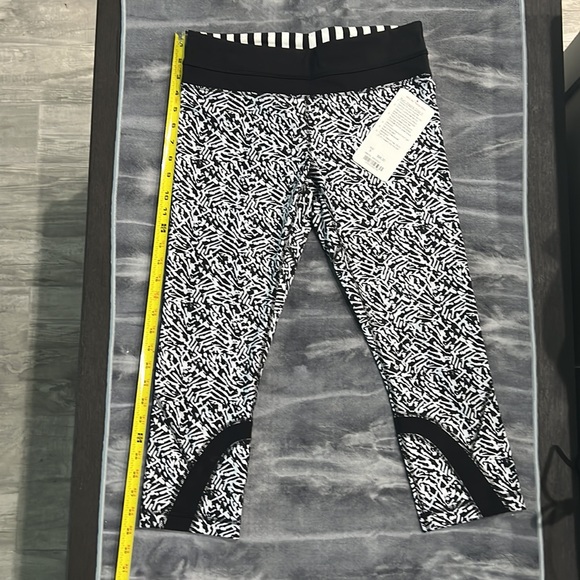 Lululemon Run:Inspire Crop II - Picture 2 of 4